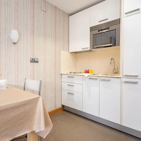 Apts Cueto 2b 2 Adultos 1 Nino *