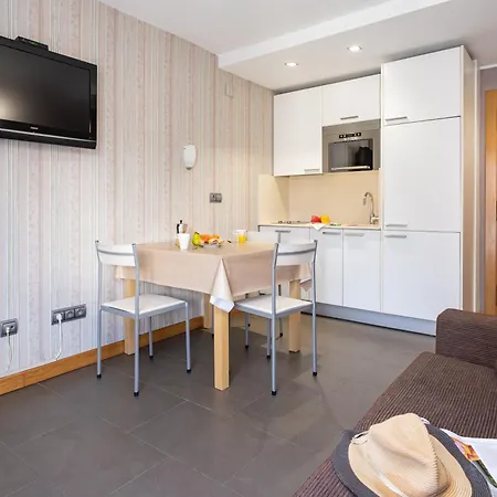 Apts Cueto 2b 2 Adultos 1 Nino Apartman Onís